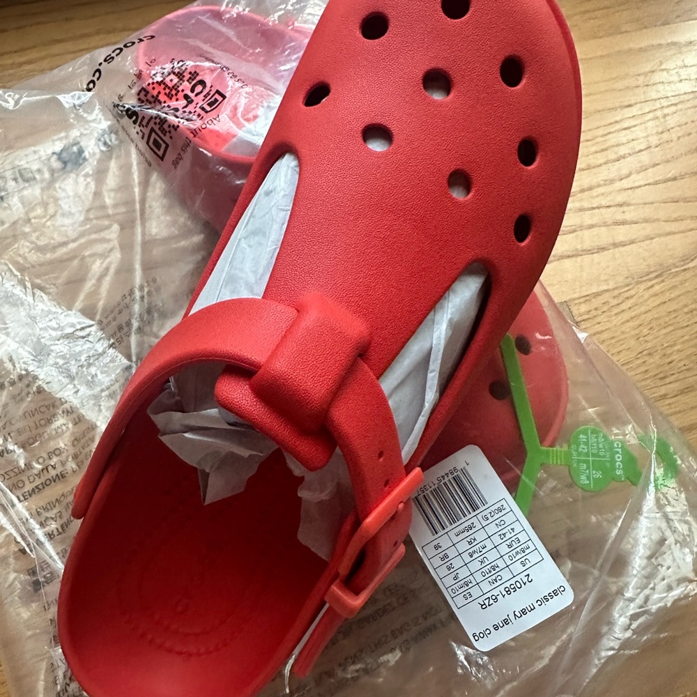 Red Crocs Classic Clogs - Picture 2 of 3